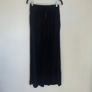 NWT Lulu's‎ Drawstring Flare Lounge Pants in Black thumbnail 2