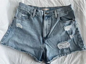 Levi’s High-Waisted Mom Shorts Denim thumbnail 1