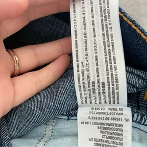 NWOT |‎ Abercrombie & Fitch women’s denim shorts distressed hem — 25” waist thumbnail 8