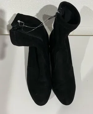 Elegant Black Women's Boots 8.5 thumbnail 1