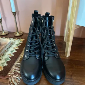 Tommy Hilfiger Women's Tesse Logo Lace up Combat Booties Black Boots NEW‎ Size 6 thumbnail 3