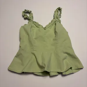 E&M Peplum Top Women Size M Green Ruffle Strap Smocked Back Sweetheart Neck thumbnail 1