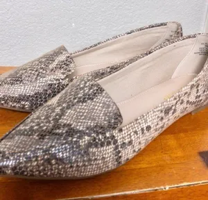 NWT Essex Lane Aleanor Pointed Toe Flat 6 Tan Multi Snake Faux Leather thumbnail 1