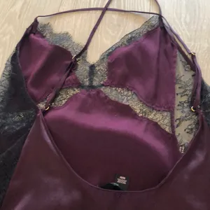 Victoria's Secret silky slip with BLK lace sides thumbnail 7