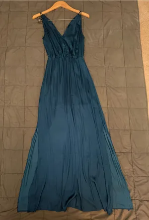 Forever 21 Blue maxi dress with tie back detail. Size: 0 #maxidress #eveningwear #formal thumbnail 1