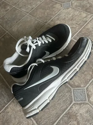 Nike Air Relentless Sneakers Black/White Running, Gym, Exercise… Worn thumbnail 2