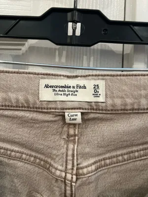 Abercrombie & Fitch Straight-Leg Pants in Light Beige thumbnail 3