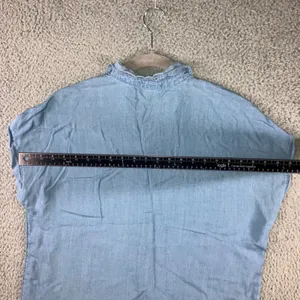 Forever 21 Chambray Shirt Women‎ Medium Button Down Short Sleeve Casual thumbnail 5