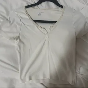 Brandy Melville White Top thumbnail 1