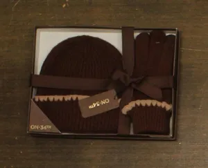 NWT On 34th Ribbed Beanie and Gloves Boxed Set MO9042501 Chocolate Brown thumbnail 1