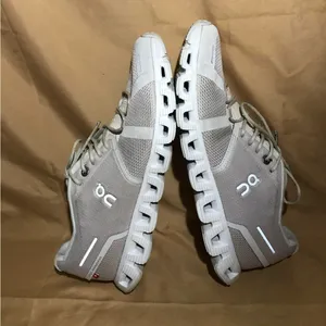 On Running Cloud 5 Running Shoes Size 9 thumbnail 6