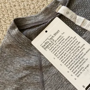 Lululemon Swiftly Tech Short Sleeve 2.0 Crew Shirt Size 6 Slate White EUC thumbnail 9