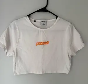 Gymshark Crop Top thumbnail 1