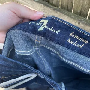 7 For All Mankind Kimmie Bootcut Cropped Jeans thumbnail 4