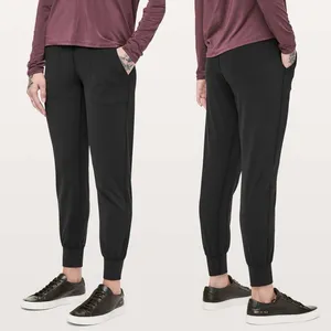 LULULEMON Align Jogger *28" in Black Size 4 thumbnail 2