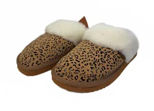 Beautiful NWTs Emu Women’s Shoes Size 5 thumbnail 1