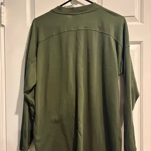 GymShark POWER LONG SLEEVE T-SHIRT women’s oversized olive green M thumbnail 8