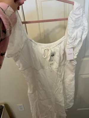 White Hollister romper thumbnail 3