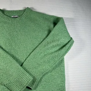 American Eagle Women’s Medium Green Crewneck Knit Pullover Sweater thumbnail 3