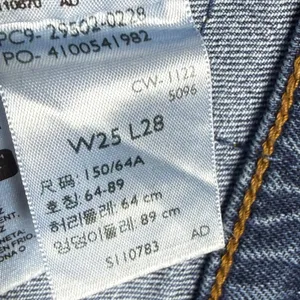 Levis 501 Original Fit Jeans Womens 25 Blue Denim Straight Leg Button Fly 9426 thumbnail 13