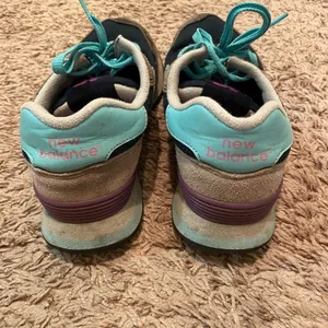 New Balance 574 Women's Size 7.5 Navy/Teal/Pink Retro Sneaker Moderate Wear thumbnail 3