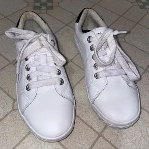 Blu D’or Memory Foam Slip On Leather Sneaker Women Size 6.5 Casual Coastal thumbnail 2