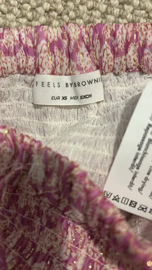 Boutique mini skirt thumbnail 3