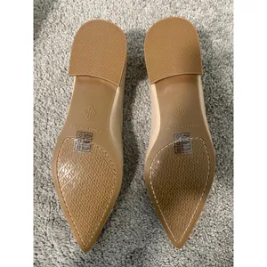 Donald Pliner Nappa Leather Pointed Toe Pumps Sand Size 7 New thumbnail 4