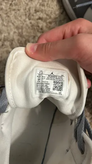 Nike Air Jordans thumbnail 3