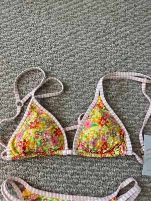 NWT Dippin' Daisy's Floral Bikini Set thumbnail 4