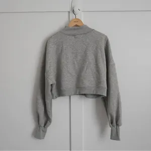 Logilates Mock Neck Cropped Sweatshirt Gray thumbnail 3