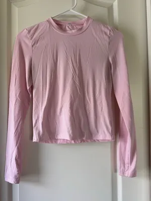 Long-Sleeve Crewneck Tee in Light Pink / M42 thumbnail 1