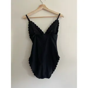 J. CREW Scalloped Black One Piece Swimsuit Size Small thumbnail 7