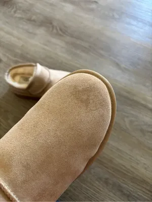 Women’s UGG classic slipper thumbnail 5