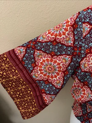 Boho V-Neck Red Floral Cropped Blouse thumbnail 3