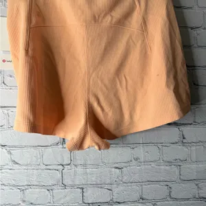 NWT Lululemon ribbed soft stream high rise shorts 2” size 14 peach Bellini thumbnail 6