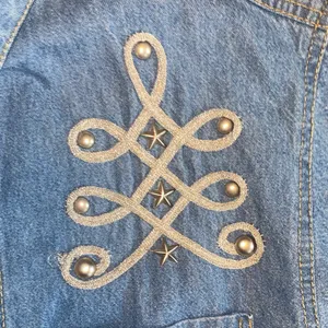 Vintage Western Style Embroidered Denim Button-Up Shirt thumbnail 3