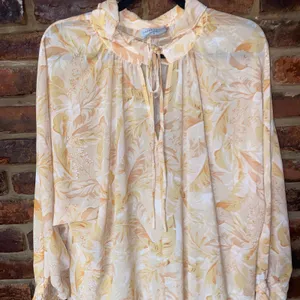 Dress Forum Beige Tan Floral Long Sleeve Tiered Maxi Dress Women's Size Small thumbnail 2