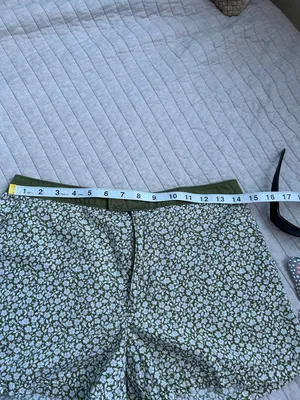 J.Crew vintage Y2K olive green white ditzy floral daisy printed shorts 6 thumbnail 2