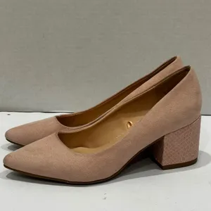 Ann Taylor Pink Suede Pointed Toe Block Heels Snake Embossed Heel Size 6M‎ thumbnail 3