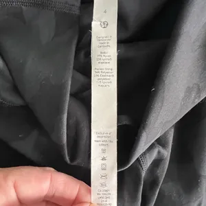 🖤 Lululemon Align High-Rise Leggings – Black Camo | Size 4 🖤 thumbnail 4