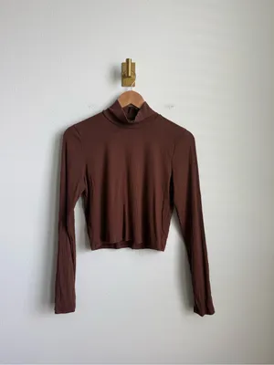 Wilfred Aritzia Brown Ribbed Cropped Mock Neck Long Sleeve Top Large thumbnail 2