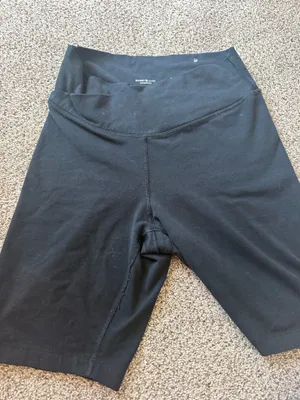 Old Navy High-Waisted Shorts biker  thumbnail 1