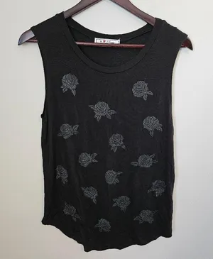 It Closet Tank Top Black Roses Sleeveless Floral Rose Pattern Neutral thumbnail 8