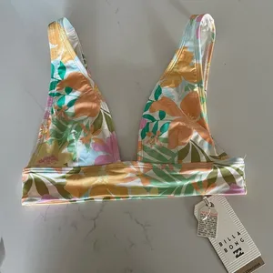 Billabong Sweet Aloha Remi Plunge Top-Multi NWT🌺🌊☀️ size M 6/8 floral bikini top thumbnail 1