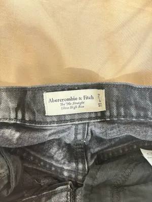 Abercrombie High-Rise 90s Straight Jeans thumbnail 3
