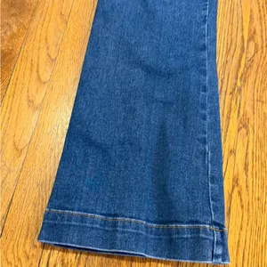 Veronica beard Carson ankle flare high rise jeans in washed oxford blue denim 30 thumbnail 4