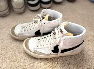 White Nike blazer size 8.5 thumbnail 1