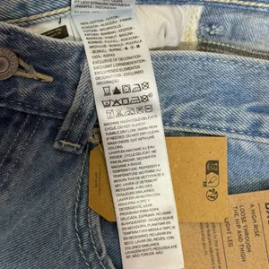NWT Levi's Women's Cinch Baggy Carpenter Jeans Light Wash High Rise 24 x 31‎ thumbnail 9