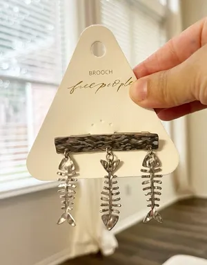 Free People Fish Outta Water‎ Silver Tone Nautical Dangle Fishbone Pin NEW thumbnail 1